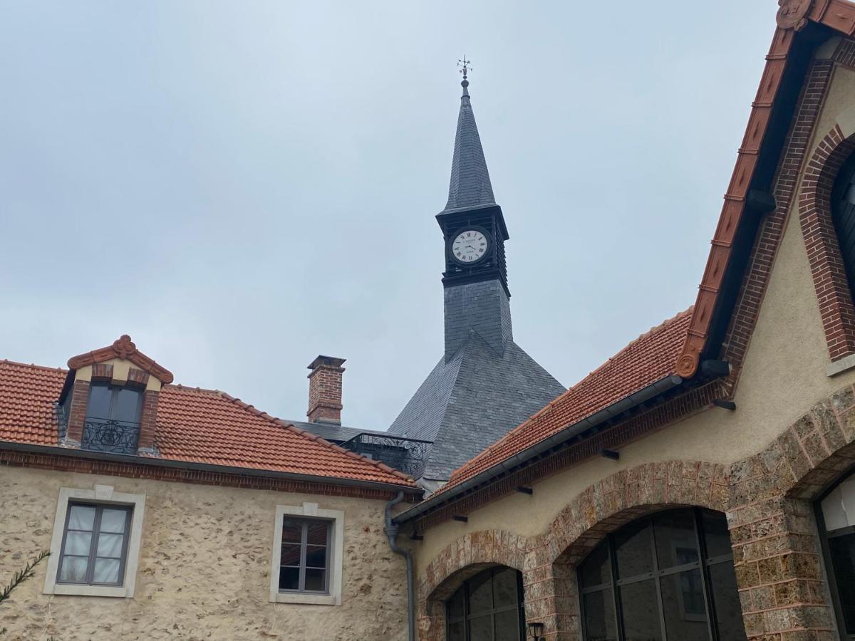 Loft Dans Le Clocher Face Au Chateau Bonnelles Exterior foto