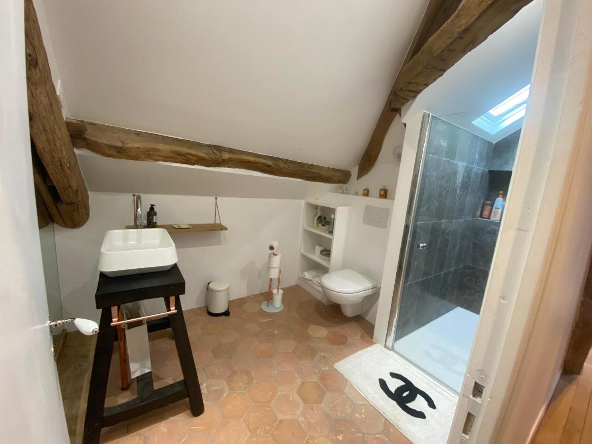 Loft Dans Le Clocher Face Au Chateau Bonnelles Exterior foto