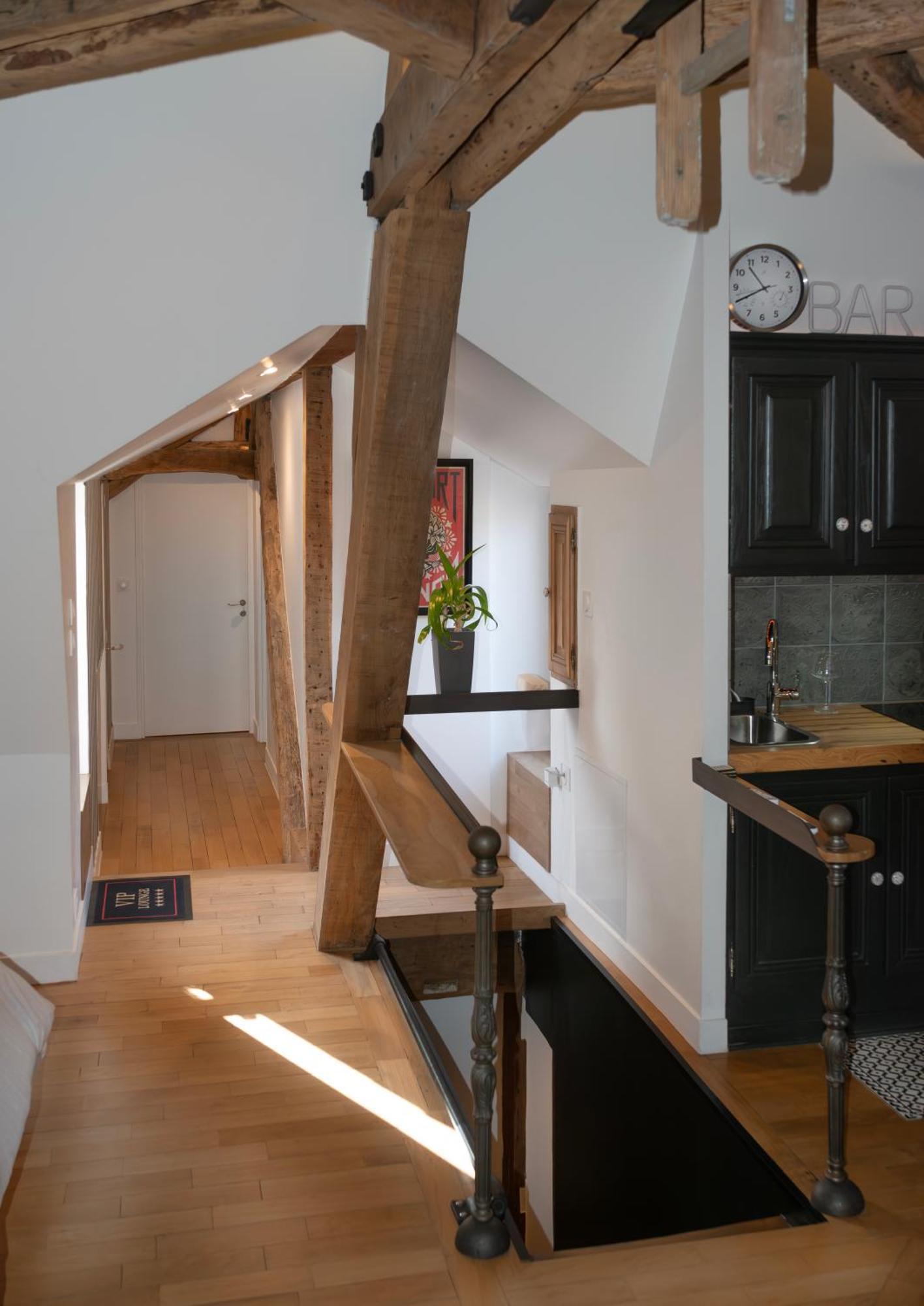 Loft Dans Le Clocher Face Au Chateau Bonnelles Exterior foto