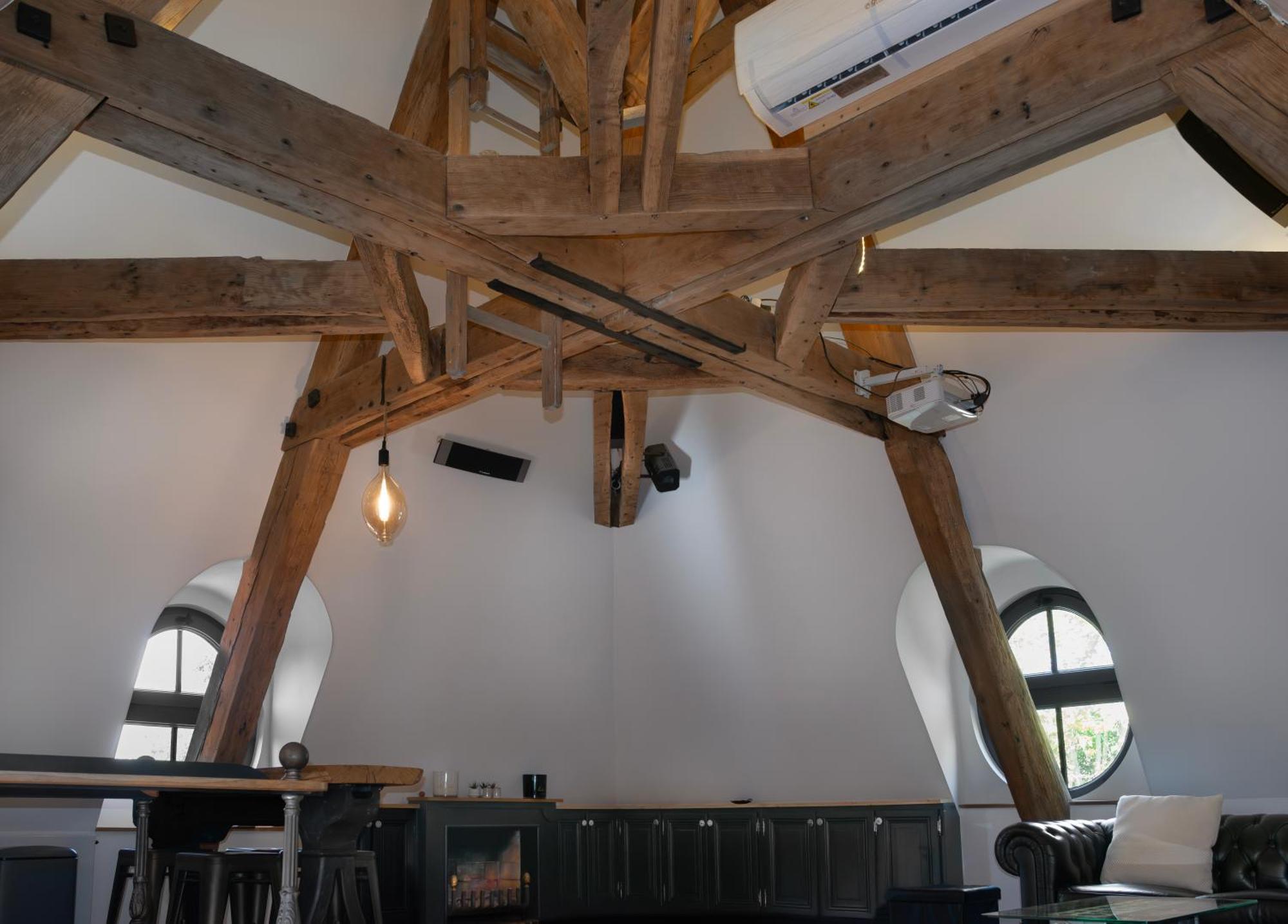 Loft Dans Le Clocher Face Au Chateau Bonnelles Exterior foto